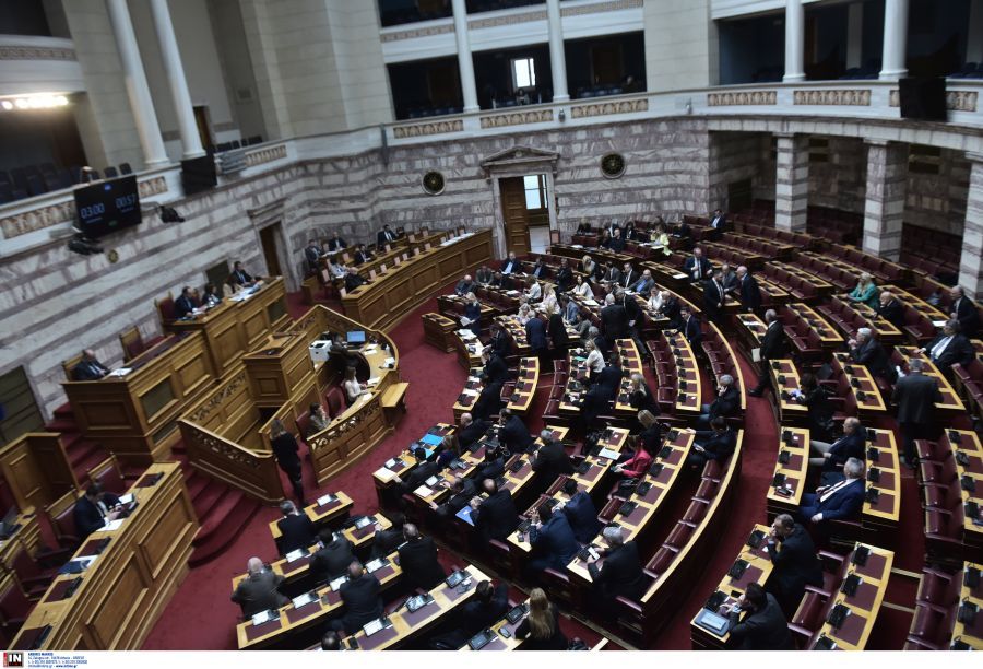 Βουλή – Γεωργιάδης: Δίνουμε ελευθερία επιλογής με τα απογευματινά ιατρεία – Ομαδικά πυρά από την αντιπολίτευση
