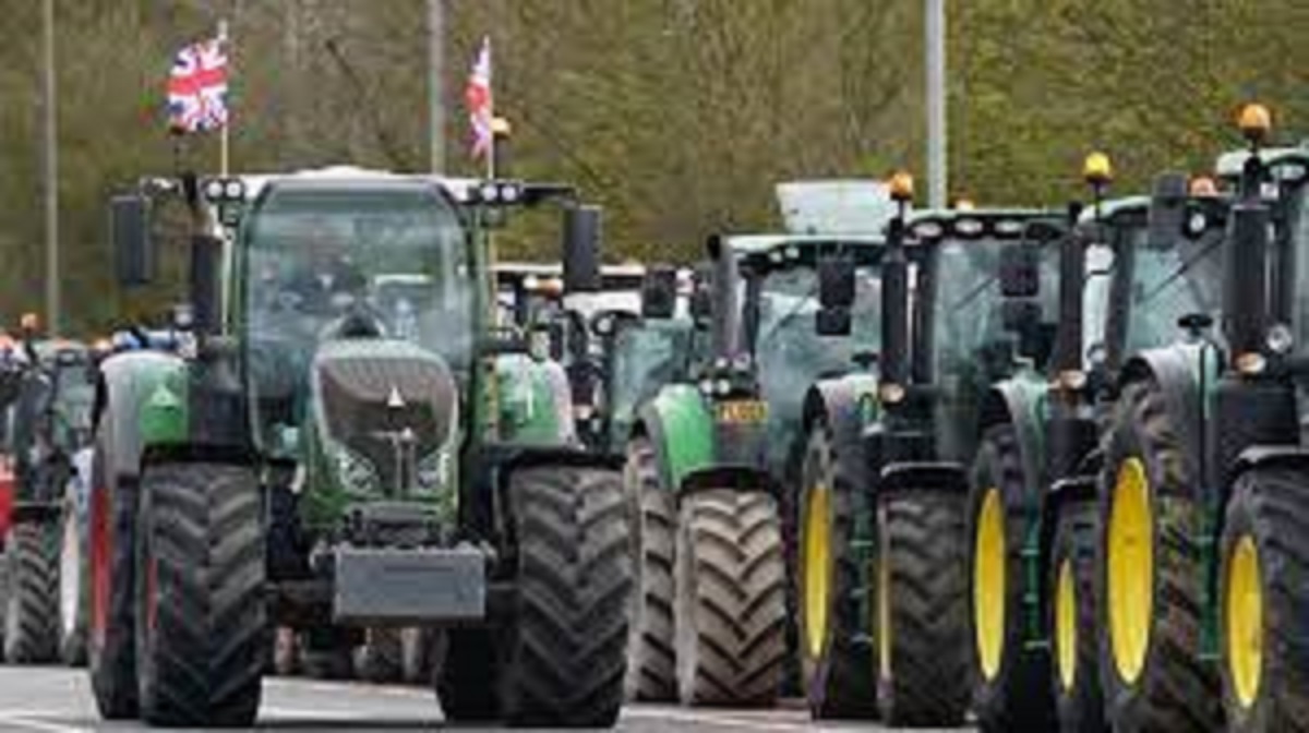Βρετανία:  Αγρότες με τρακτέρ έξω από το κοινοβούλιο -Τα αιτήματα τους