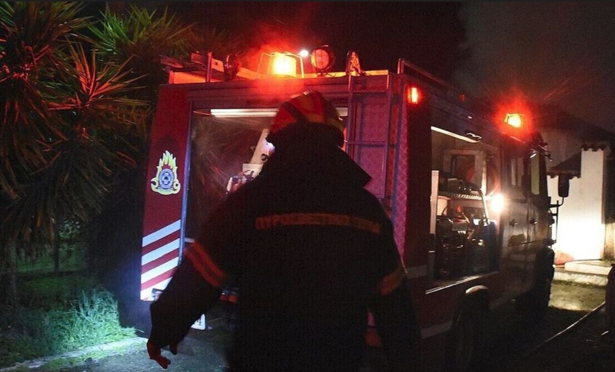 Πυρκαγιά σε διαμέρισμα στην Κηφισιά – Νεκρός 83χρονος -Γυναίκα νοσηλεύεται στο νοσοκομείο