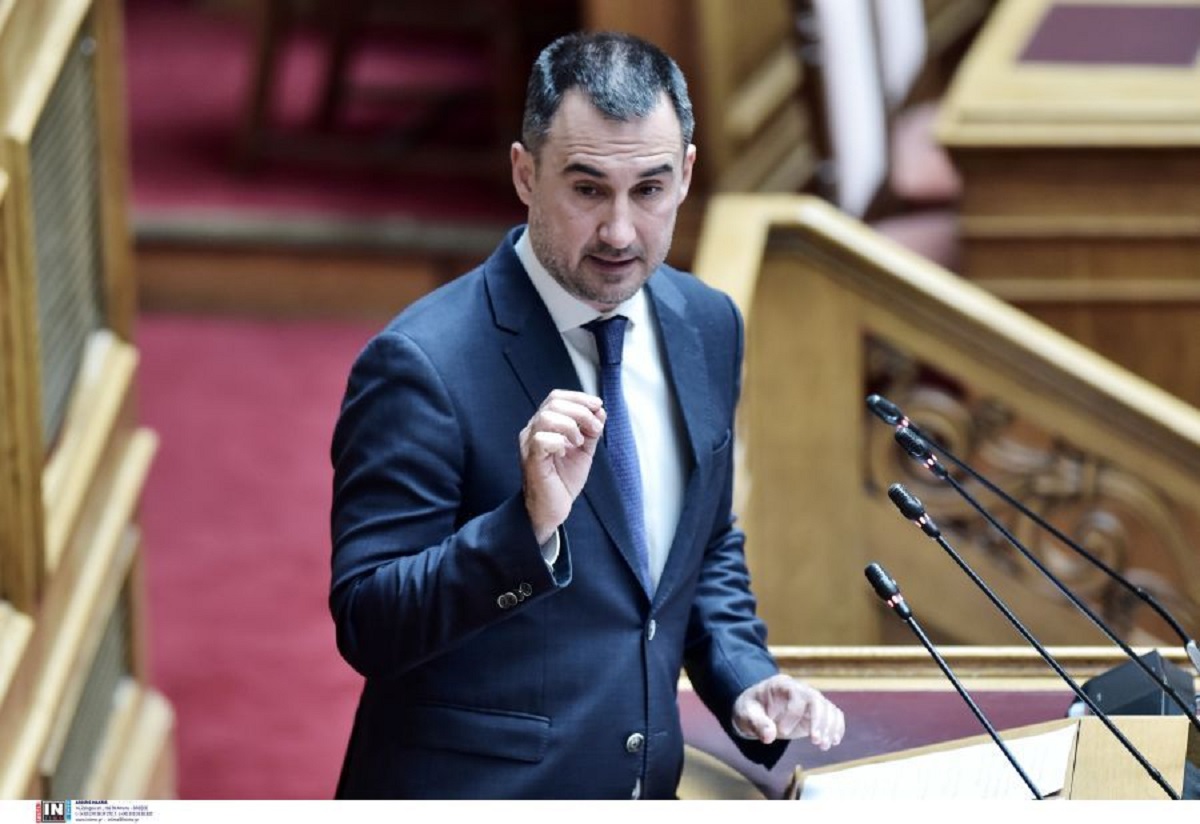 Χαρίτσης: Η κυβέρνηση Μητσοτάκη εκθέτει την Ελλάδα στην Ευρώπη, καθώς συνδέεται με οσμή σκανδάλου και αδιαφάνεια