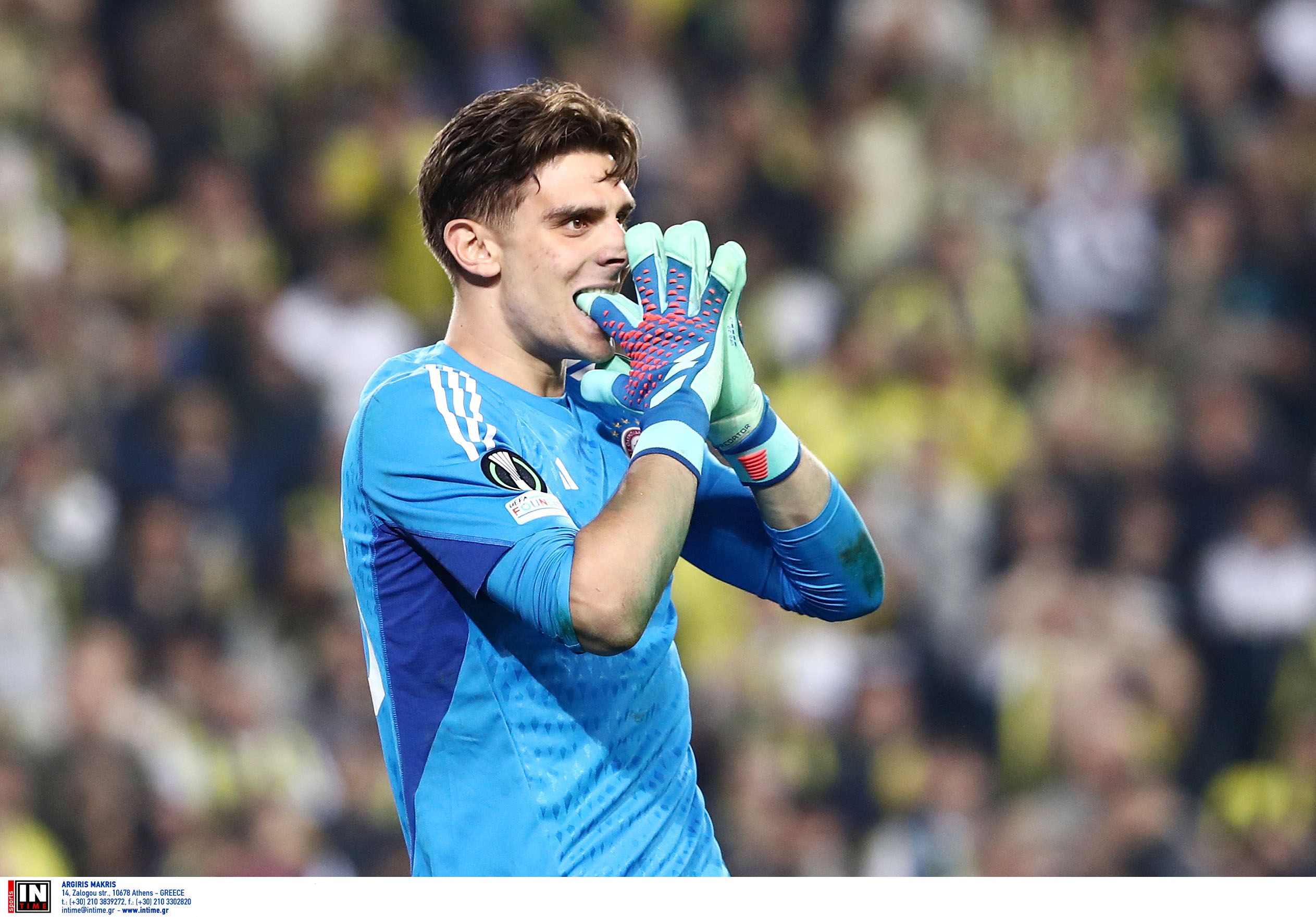 Έγραψε ιστορία ο Ολυμπιακός: Προκρίθηκε στα ημιτελικά του Europa Conference League με «ήρωα» τον Τζολάκη