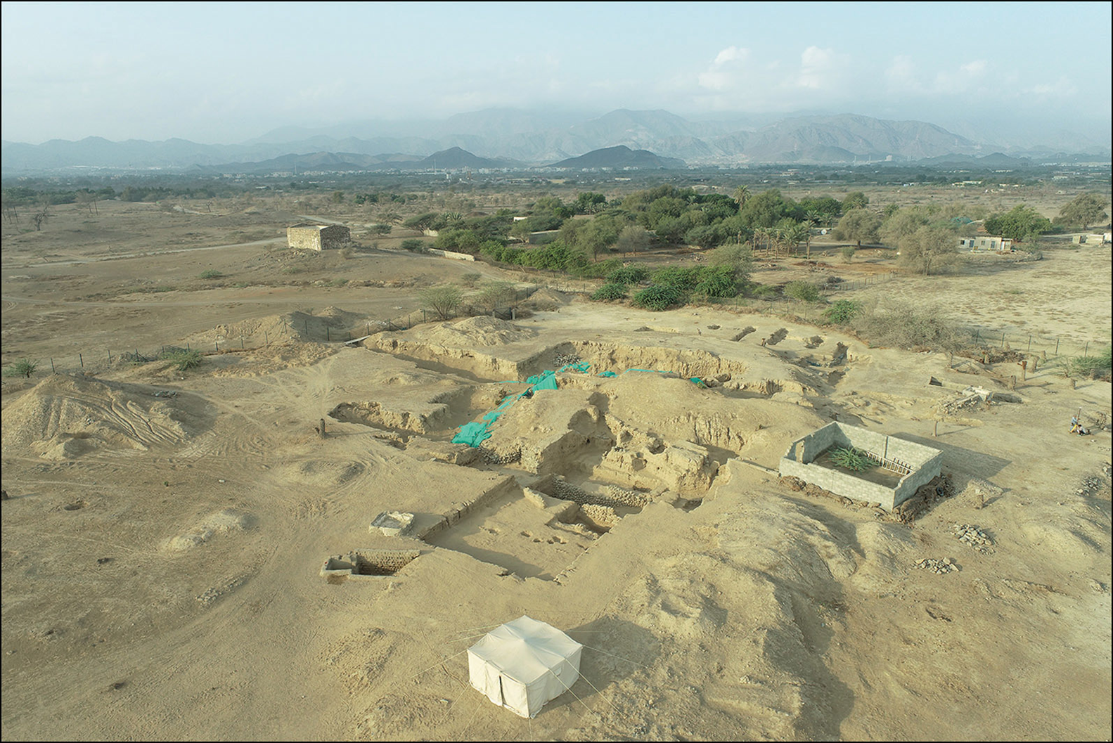 Αεροφωτογραφία των ανασκαφών στο Kalba (φωτογραφία: Αρχή Αρχαιολογίας της Σάρτζα· σχήμα K. Kamyab)