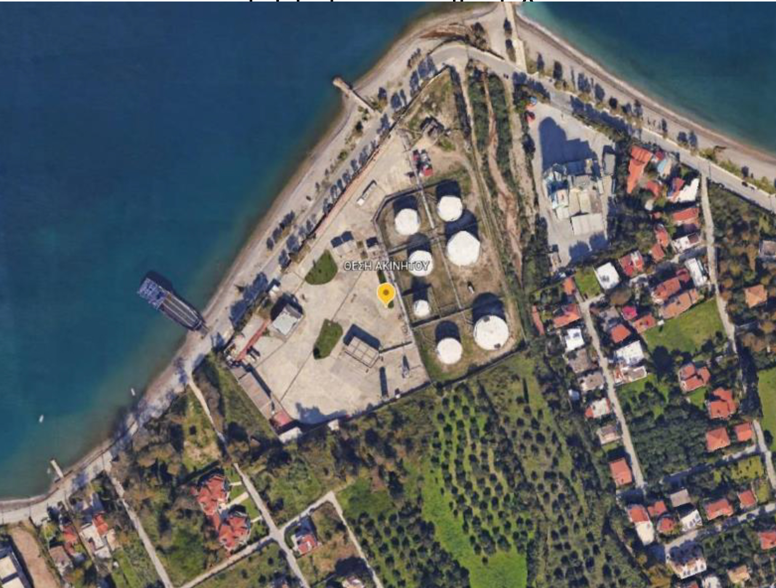 Δύο ακίνητα στην παραλία του Ρίου με επενδυτικό ενδιαφέρον