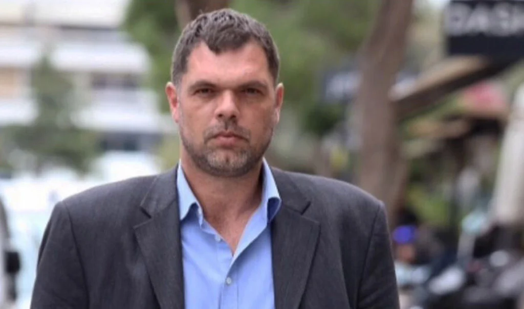 Δημήτρης Παπανικολάου: «Χάρισα τα μετάλλιά μου – Το πραγματικό κύπελλο είναι να κάνεις τους ανθρώπους να πιάνουν το ταβάνι τους»