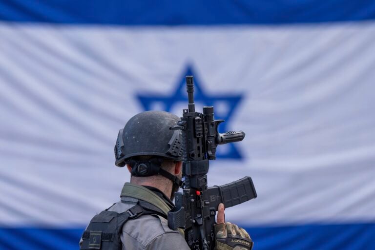 IDF: Οι δυνάμεις μας αναχαίτισαν τα περισσότερα drones και πυραύλους – Μικρές ζημιές σε στρατιωτική βάση