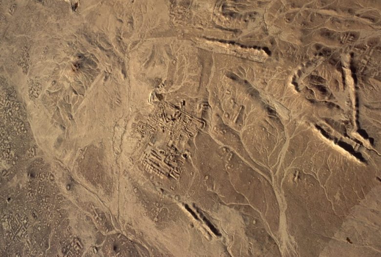 Αεροφωτογραφία των ερειπίων της Λάρσα.