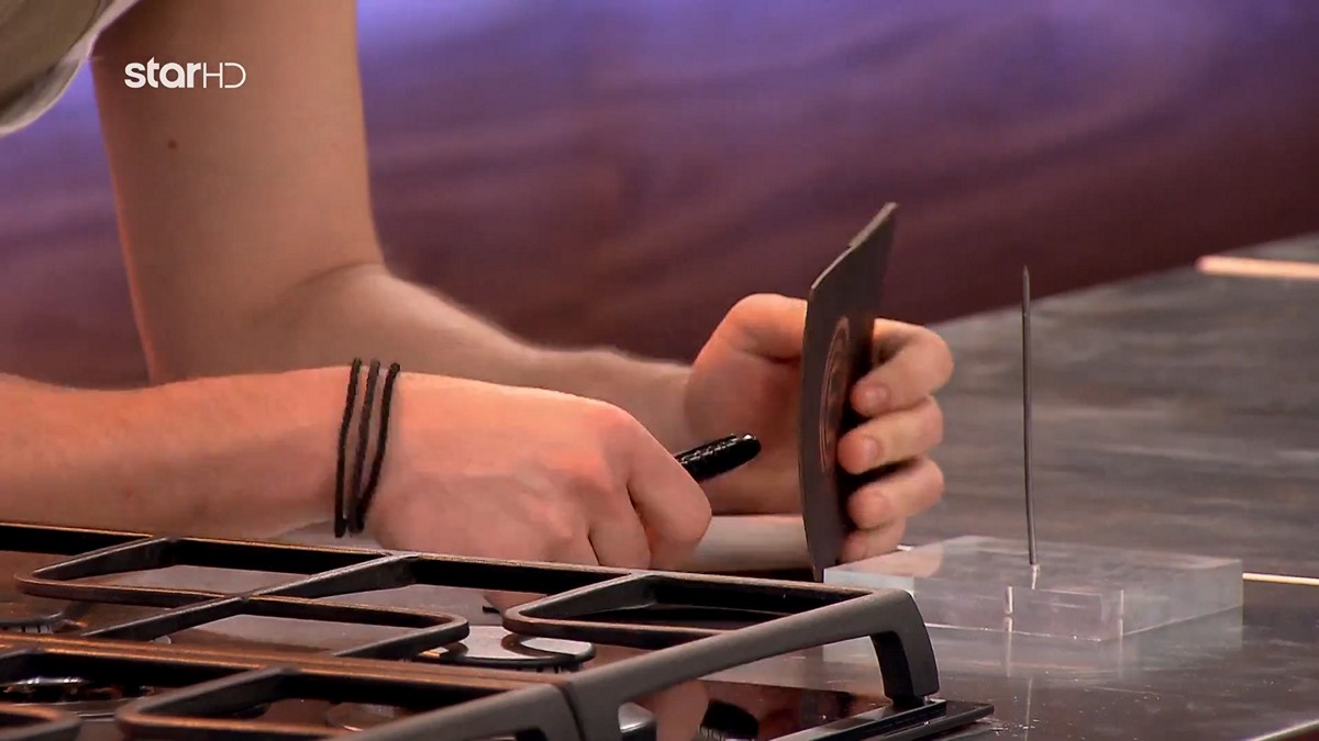 MasterChef: Η μπορντό μπριγάδα έβγαλε τον πρώτο υποψήφιο προς αποχώρηση – BINTEO