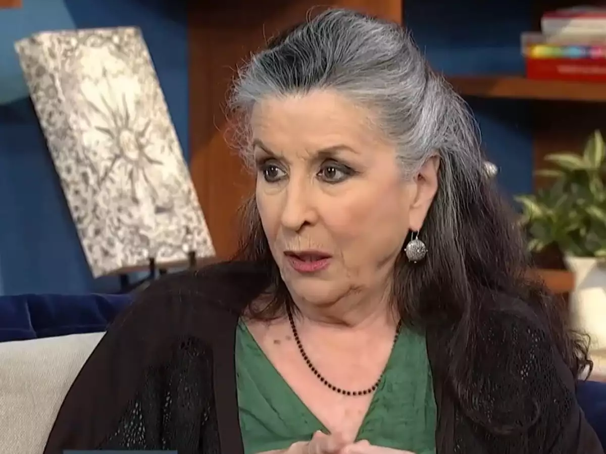 Συγκινεί η Νένα Μεντή: «Άρχισα να ντύνομαι με τα ρούχα του άνδρα μου, όταν πέθανε»