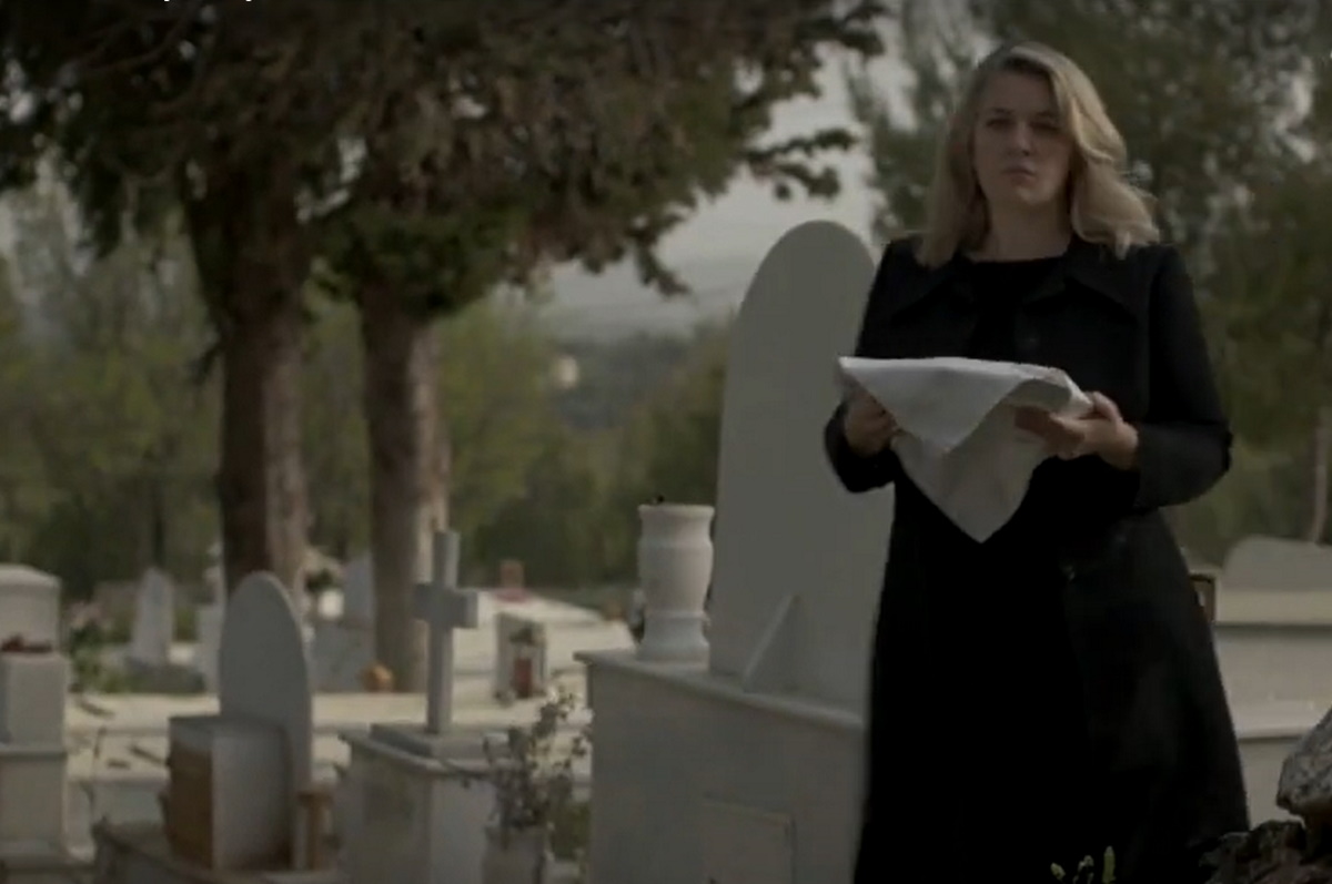 Το προξενιό της Ιουλίας: Η Στάσα βρίσκει τον Στράτο στον τάφο του άντρα της