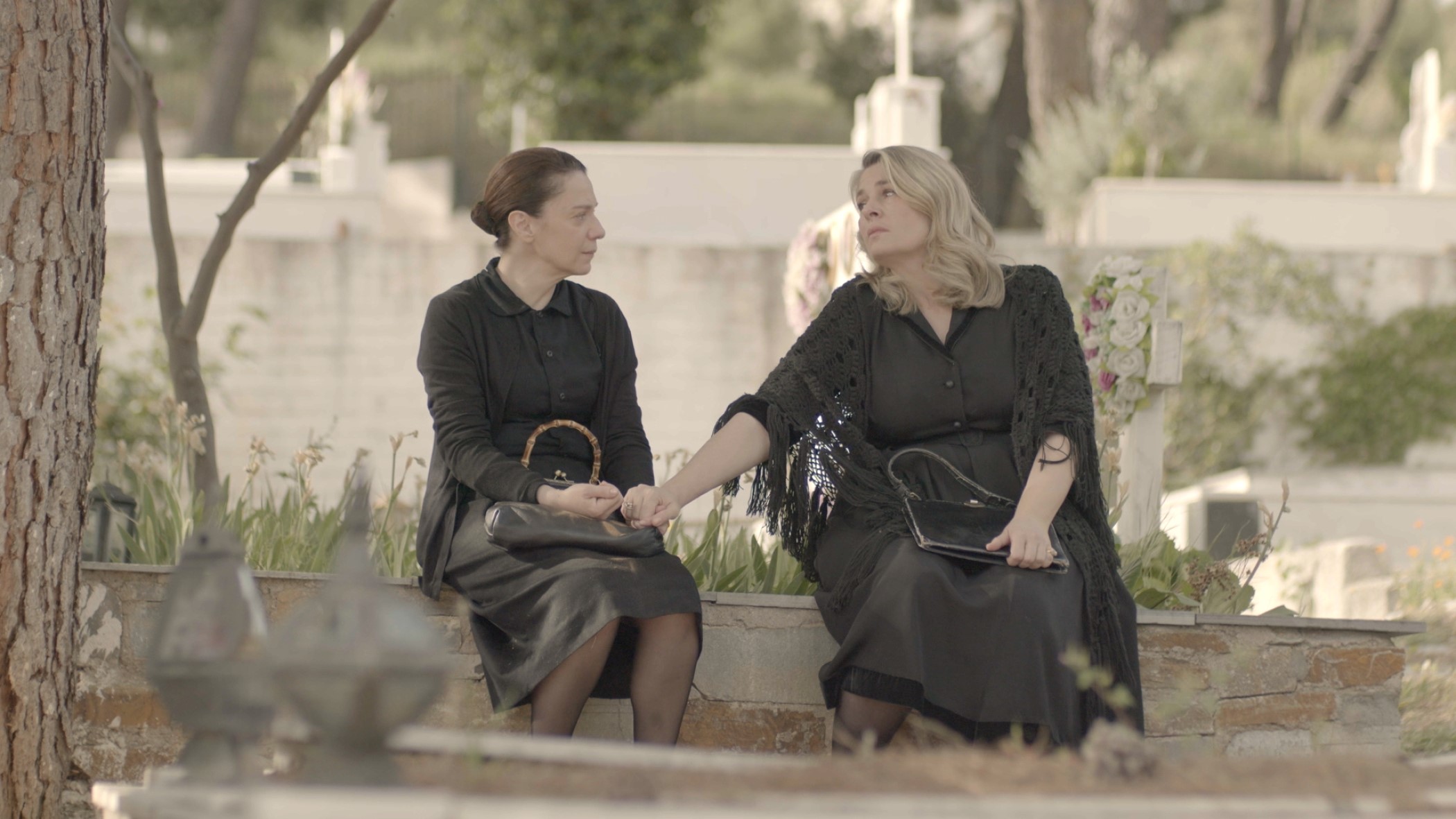 Το προξενιό της Ιουλίας: Στάσα και Κυριακούλα μοιράζονται ένοχα μυστικά