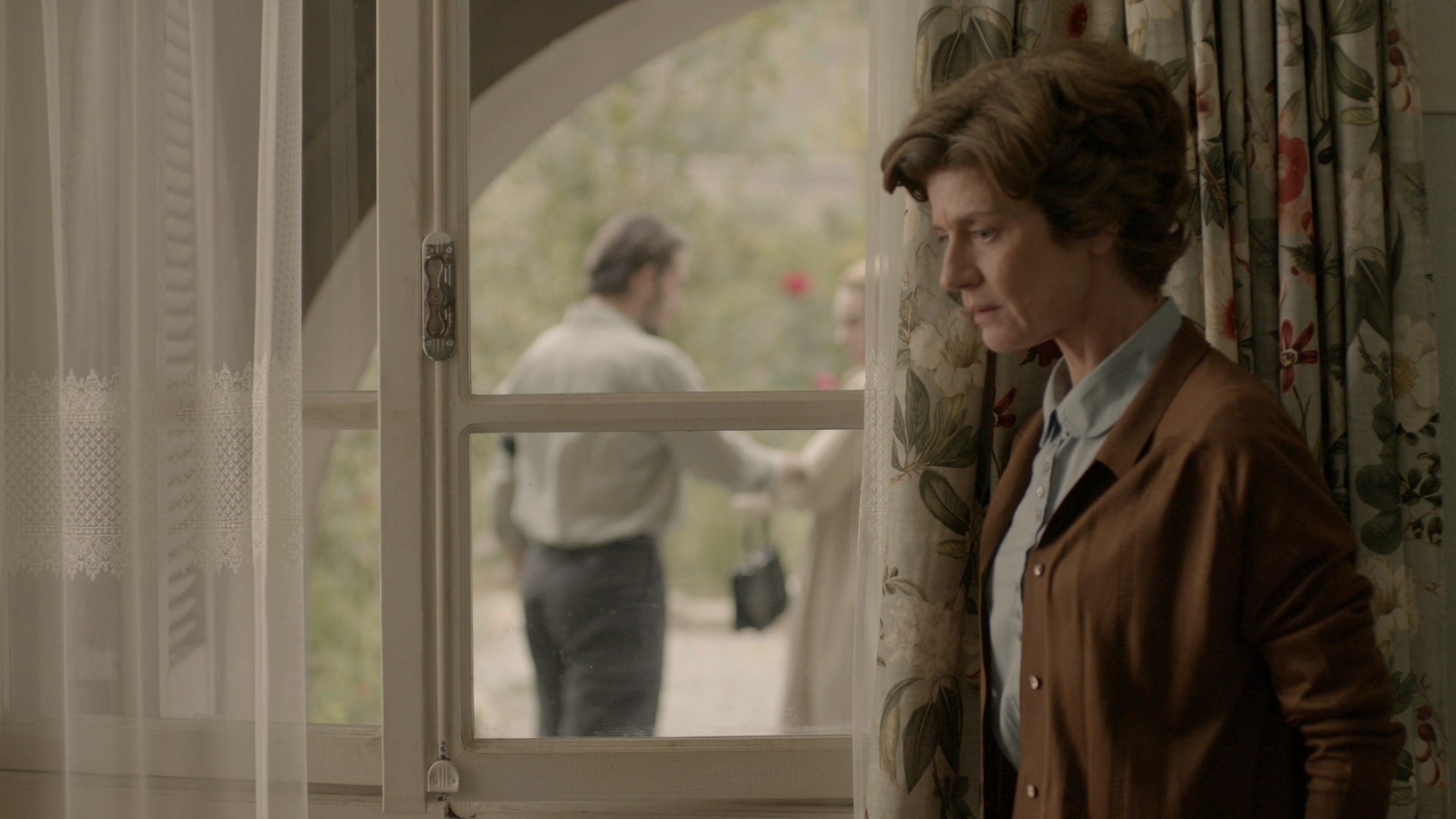 Το προξενιό της Ιουλίας: Η Χάδω υποψιάζεται τον Γρηγόρη και την Ιουλία