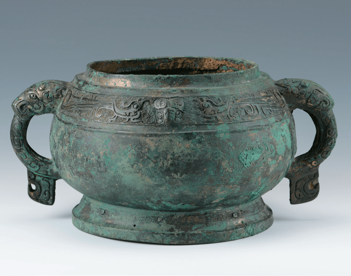 Ταφικά αντικείμενα που ανακτήθηκαν από το Νεκροταφείο Dahekou της Δυτικής Δυναστείας Zhou στην επαρχία Yicheng της πόλης Linfen, επαρχία Shanxi. Φωτογραφία: China Daily