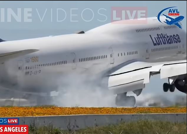 Τρομακτικό βίντεο δείχνει το Boeing 747 να αναπηδά από τον διάδρομο του δύο φορές