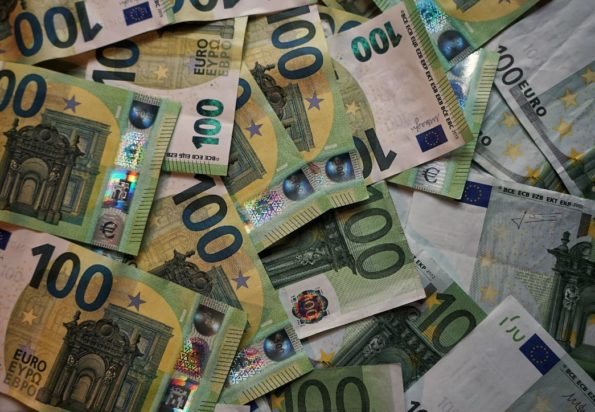 αναδρομικά