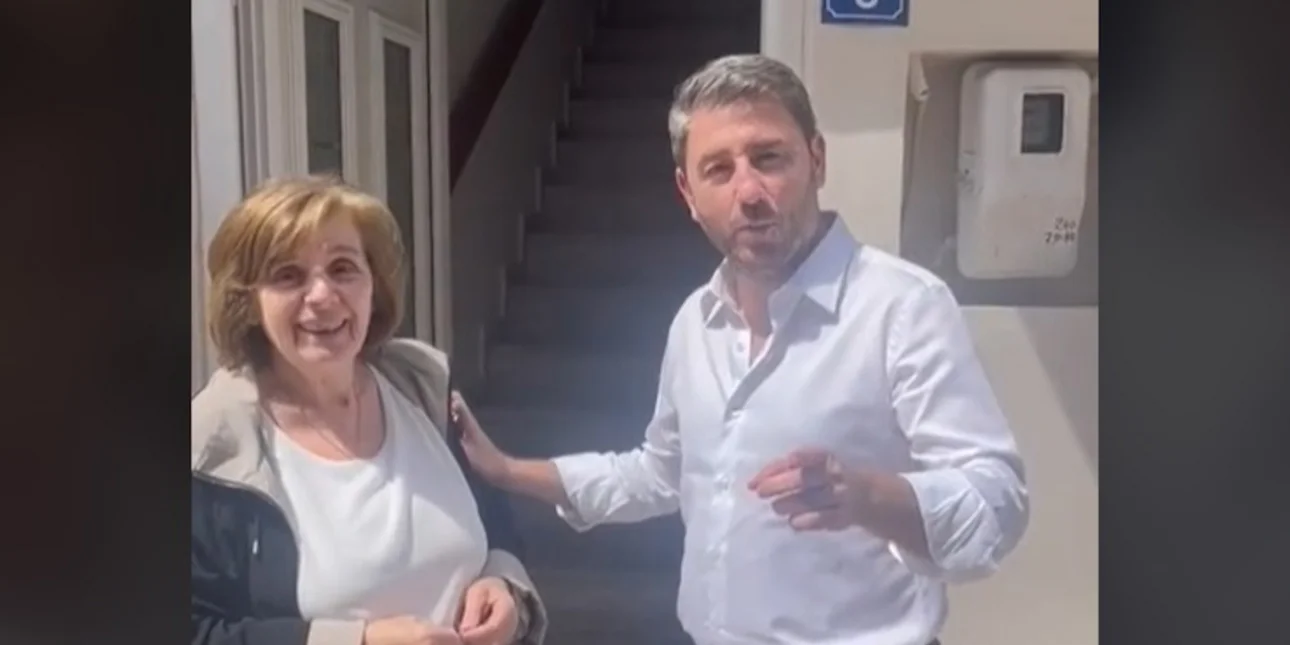 Νίκος Ανδρουλάκης: Το άπαιχτο TikTok με τους χοχλιούς και τη μητέρα του- «Μπράβο, έτσι ο μπουρμπουριστός, Θεούλα, θεούλα»