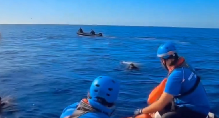 Λιβύη: Καταγγελία για επίθεση σε σκάφος με Έλληνα διασώστη – Βίντεο από τα πυρά κατά μεταναστών