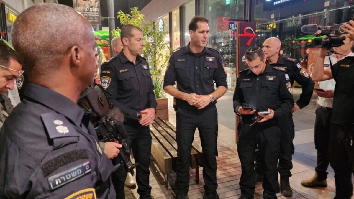 Ισραήλ: Τρεις σοβαρά τραυματίες σε επίθεση με μαχαίρι – ΒΙΝΤΕΟ