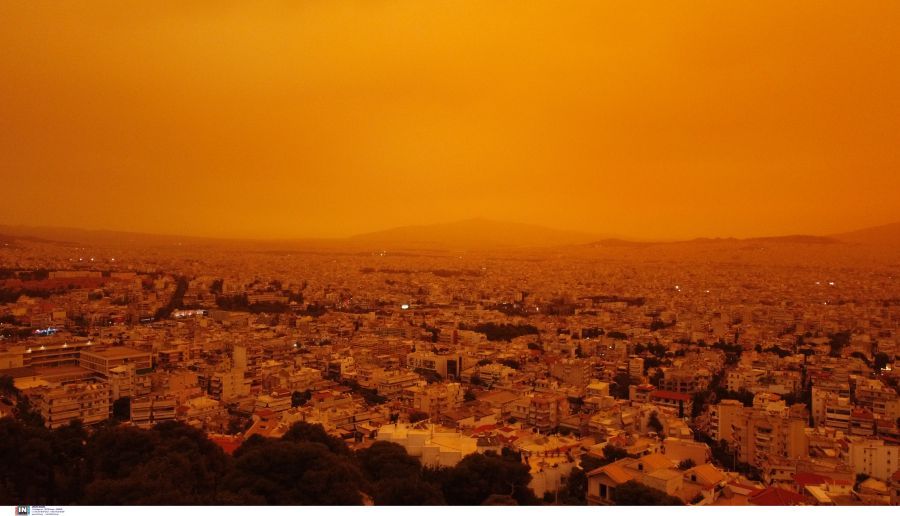 Αφρικανική σκόνη: Τοπίο από την Σαχάρα θυμίζει η Αττική – Δείτε φωτογραφίες και βίντεο