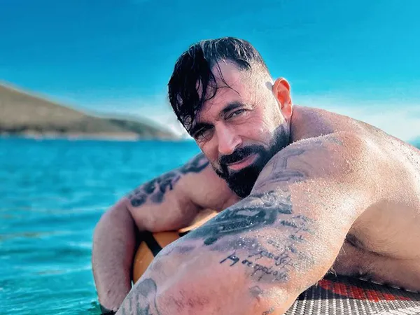 Μπο: «Έχω βγει ραντεβού με θαυμάστριά μου, πειράζει;» – «Θέλω να γίνω μπαμπάς και να κάνω τη δική μου οικογένεια»