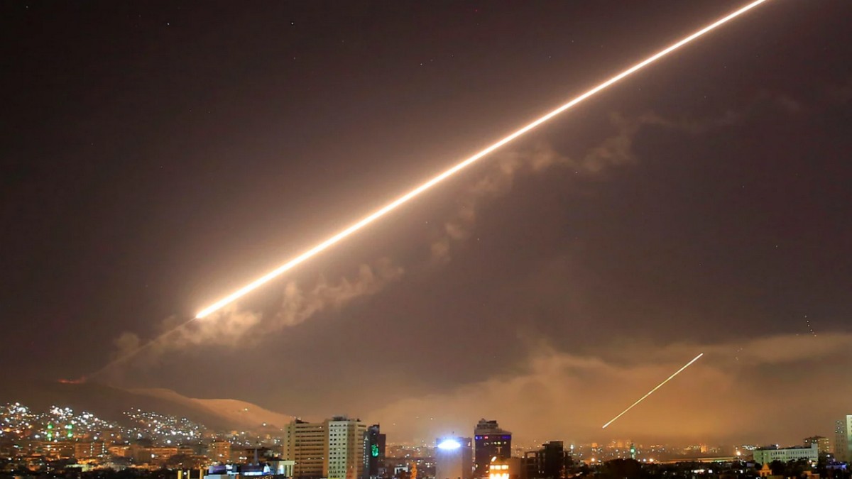 Επίθεση του Ιράν στο Ισραήλ: Εκρήξεις σε Δαμασκό και Βηρυτό