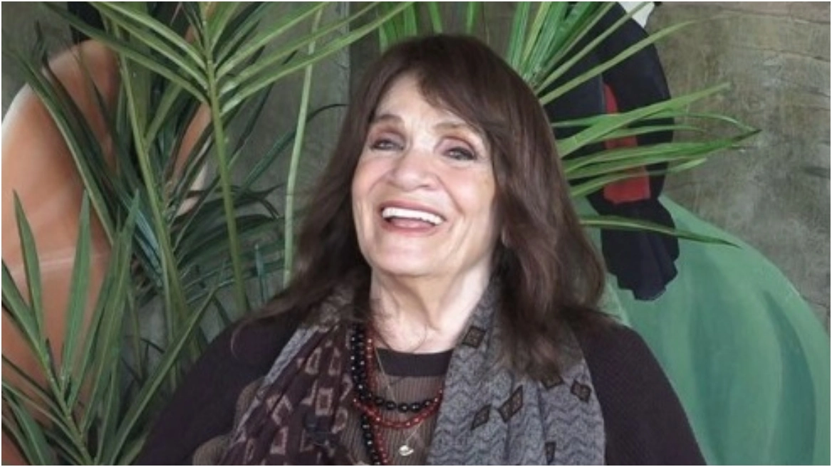 Ελπίδα: «Είχα στείλει τέσσερα τραγούδια στην ΕΡΤ και δεν πέρναγαν ποτέ, έπρεπε να παιδευτώ»