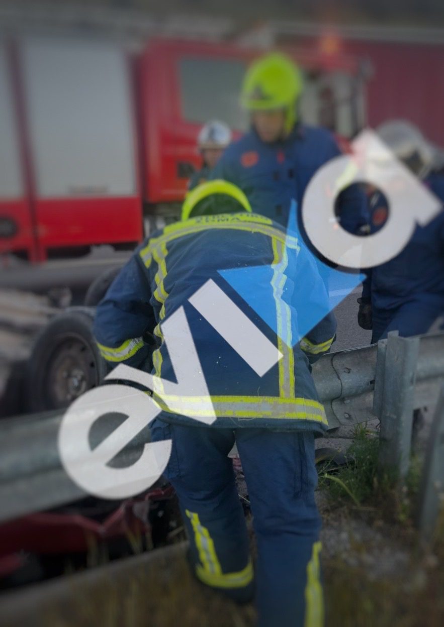 Τροχαίο με ανατροπή αυτοκινήτου στη Χαλκίδα