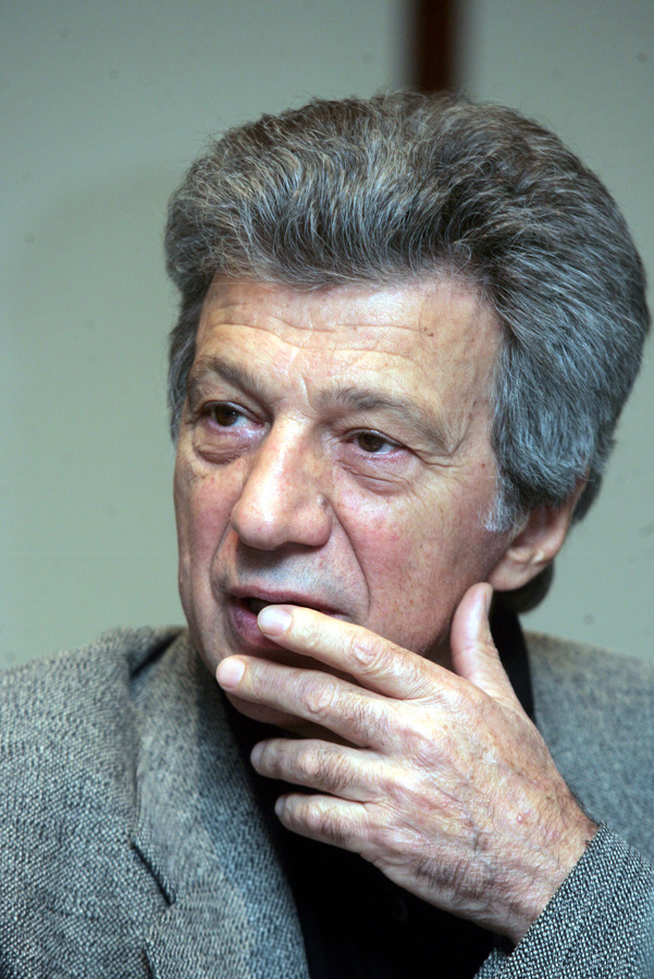 Γιάννης Φέρτης: Ο πολιτικός κόσμος αποχαιρετά τον μεγάλο θεατράνθρωπο