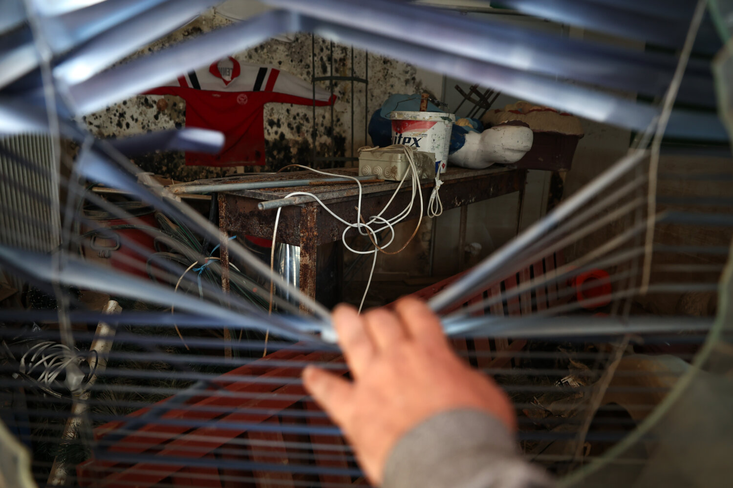 Λάρισα: Το δράμα των πλημμυροπαθών συνεχίζεται στις Εργατικές Κατοικίες Γιάννουλης – «Χάθηκαν όλα, τα πήραν τα νερά»