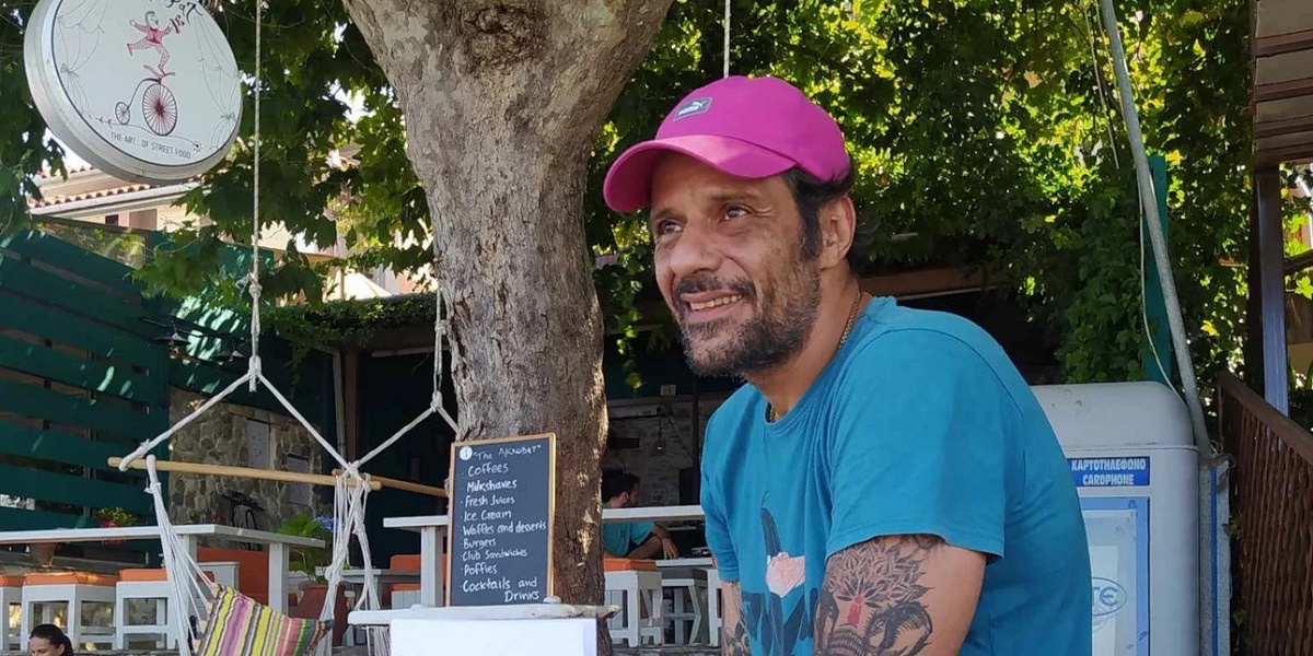 Γιώργος Σεϊταρίδης: «Πνευματικά, η βοήθειά μου είναι η εκκλησία – Είχα αγάπη για την εκκλησία αλλά απέχθεια για τους παπάδες»