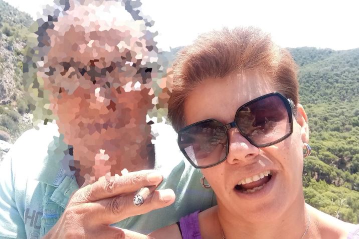 Γυναικοκτονία στη Σαλαμίνα: «Και η αδελφή μου είχε ζητήσει βοήθεια και δεν υπήρχε περιπολικό»