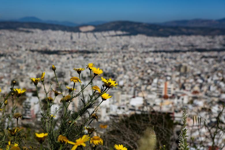 «Γρίφος» ο καιρός του Πάσχα: Τα δύο σενάρια για το Μεγάλο Σάββατο και την Κυριακή – Αναλυτική πρόγνωση μέρα- μέρα