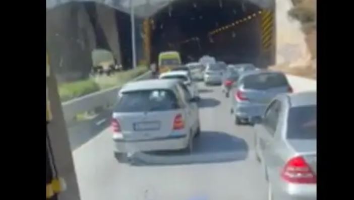 Θεσσαλονίκη: Καραμπόλα 6 οχημάτων μέσα στο τούνελ στον Περιφερειακό – Στο νοσοκομείο μία γυναίκα – ΒΙΝΤΕΟ