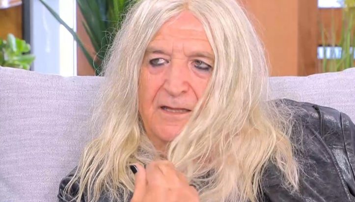 Νίκος Καρβέλας