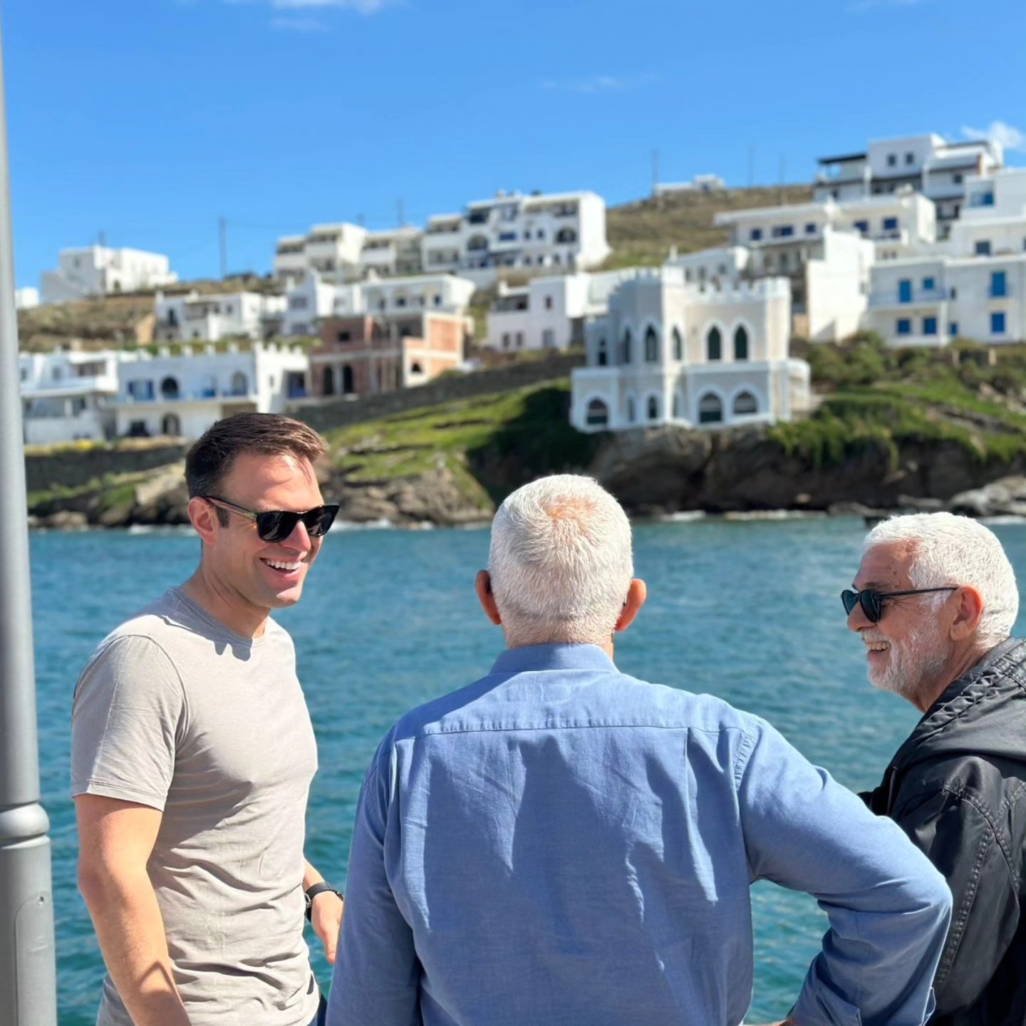 Κασσελάκης: «Δεν υπάρχουν για μας ξεχασμένοι, παραγκωνισμένοι Έλληνες» – Ξεκίνησε η περιοδεία του στα 29 νησιά