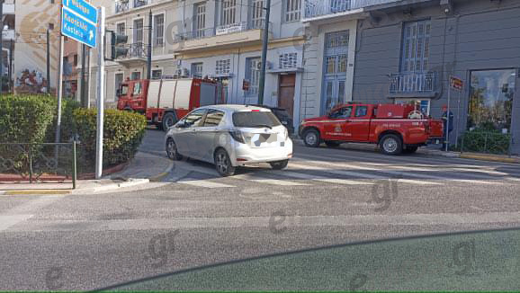 Καστέλλα: Κινητοποίηση για γυναίκα που απειλούσε να πέσει από μπαλκόνι