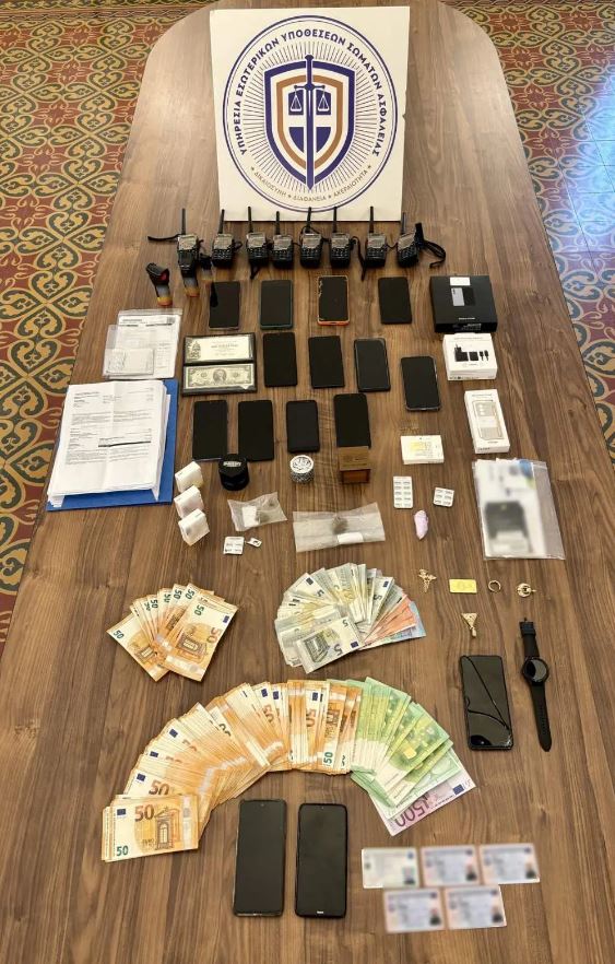 Διακινούσαν ναρκωτικά και κινητά στη φυλακή