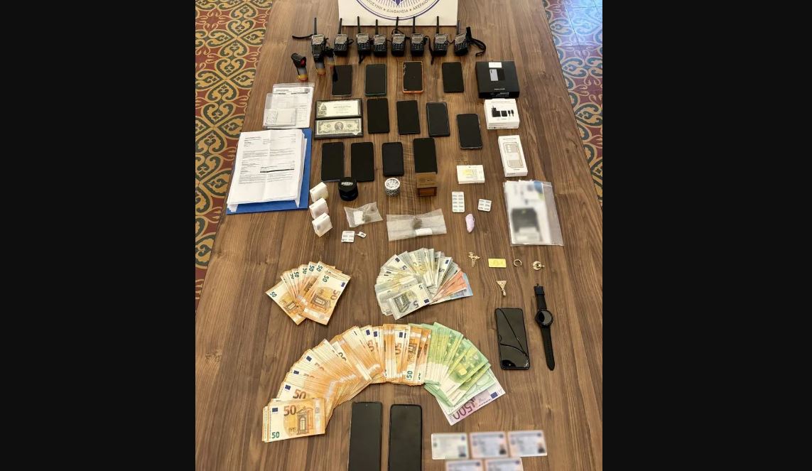 Διακινούσαν ναρκωτικά και κινητά στη φυλακή