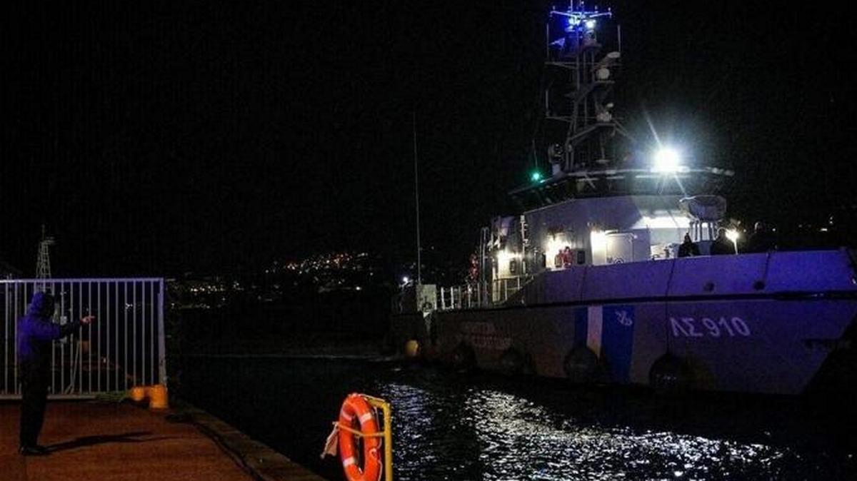 Μυτιλήνη: Απεγκλωβισμός 33 ατόμων από βραχονησίδα