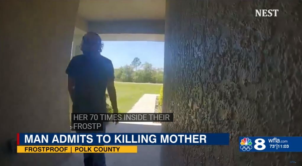 Φοιτητής ιατρικής μαχαίρωσε τη μητέρα του πάνω από 70 φορές – Το βίντεο πριν από την άγρια δολοφονία