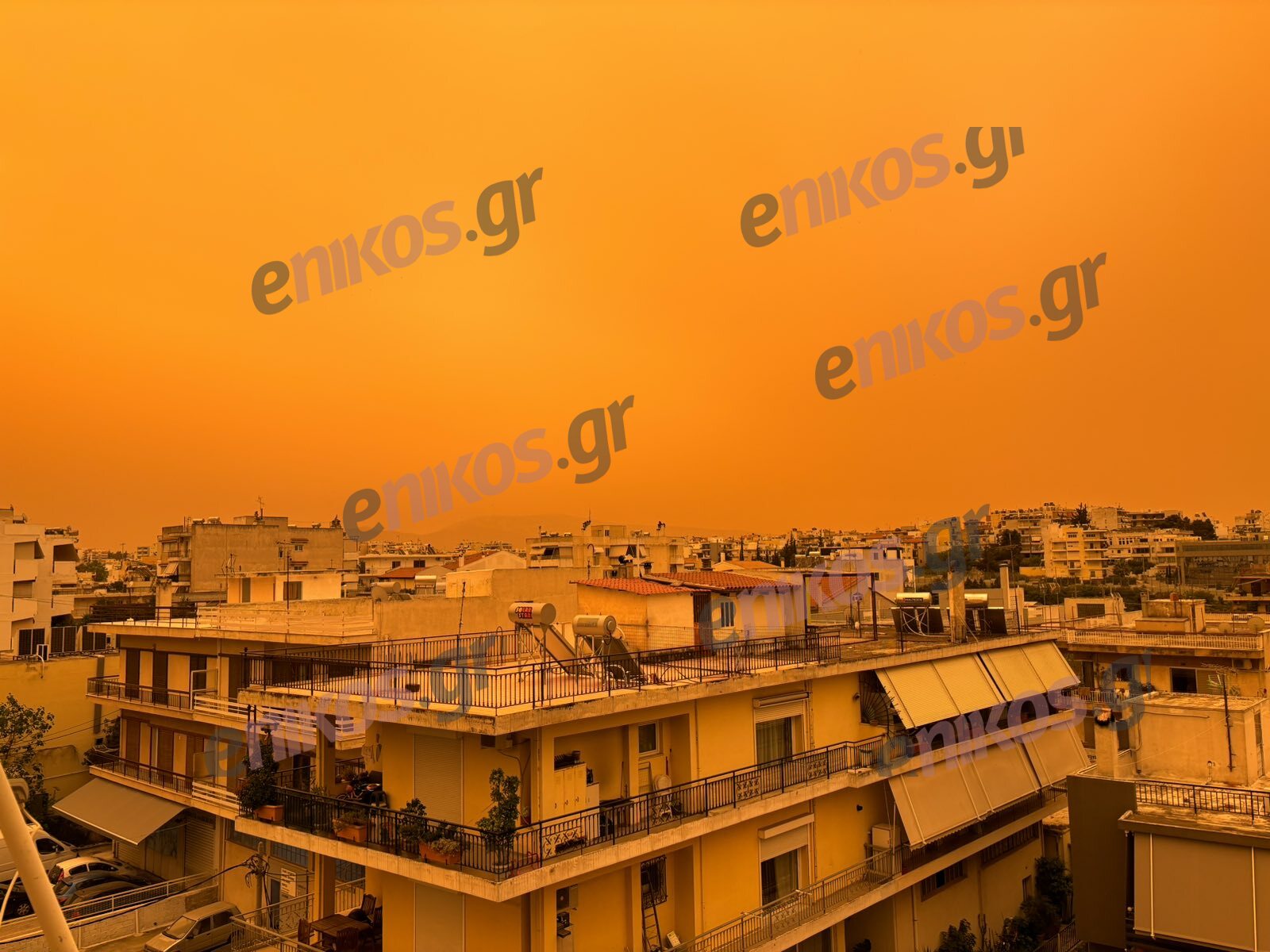 Αφρικανική σκόνη: Πορτοκαλί «βάφτηκε» ο ουρανός στην Μεταμόρφωση – ΦΩΤΟ αναγνώστη