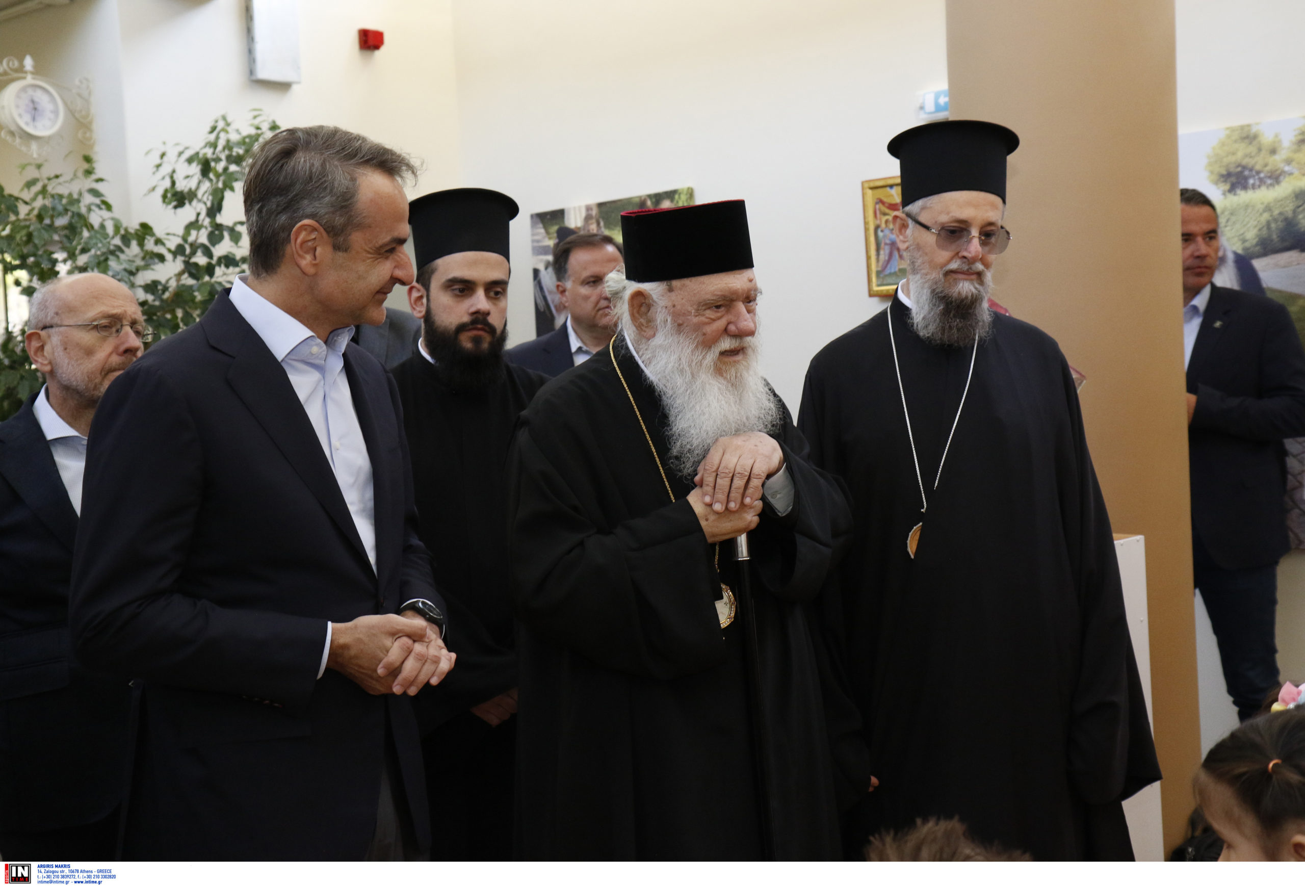 Συνάντηση Μητσοτάκη – Ιερώνυμου: Μήνυμα συνεργασίας με την Εκκλησία στο φόντο αντεγκλήσεων για «εργαλειοποίησή» της