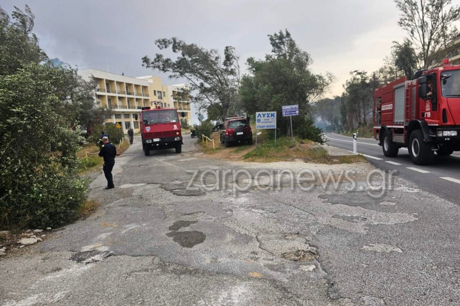 Φωτιά στα Χανιά: Εκκενώνεται το Ναυτικό Νοσοκομείο