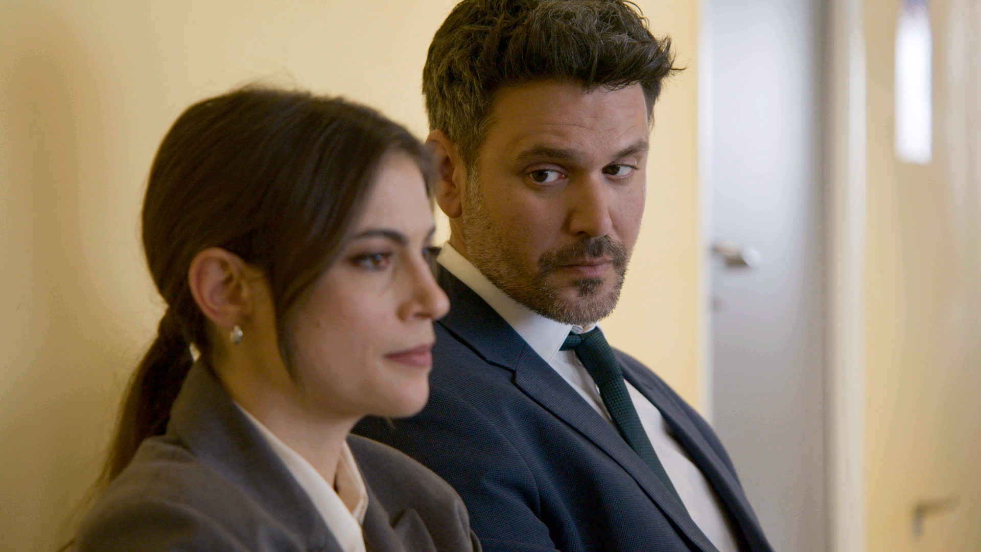 Παγιδευμένοι: Λίγο πριν από την υπογραφή του διαζυγίου, ο Δημήτρης κάνει ένα βήμα πιο κοντά στην Άννα