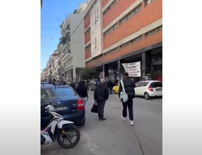 Πάτρα: Ένταση, μολότοφ και προσαγωγές στο πρώην Παράρτημα