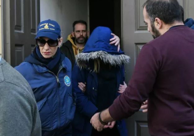 Πάτρα: Πίσω στη φυλακή η μητέρα που εγκατέλειψε το νεογέννητο βρέφος της σε παραλία και πνίγηκε – «Δεν μπορώ άλλο»