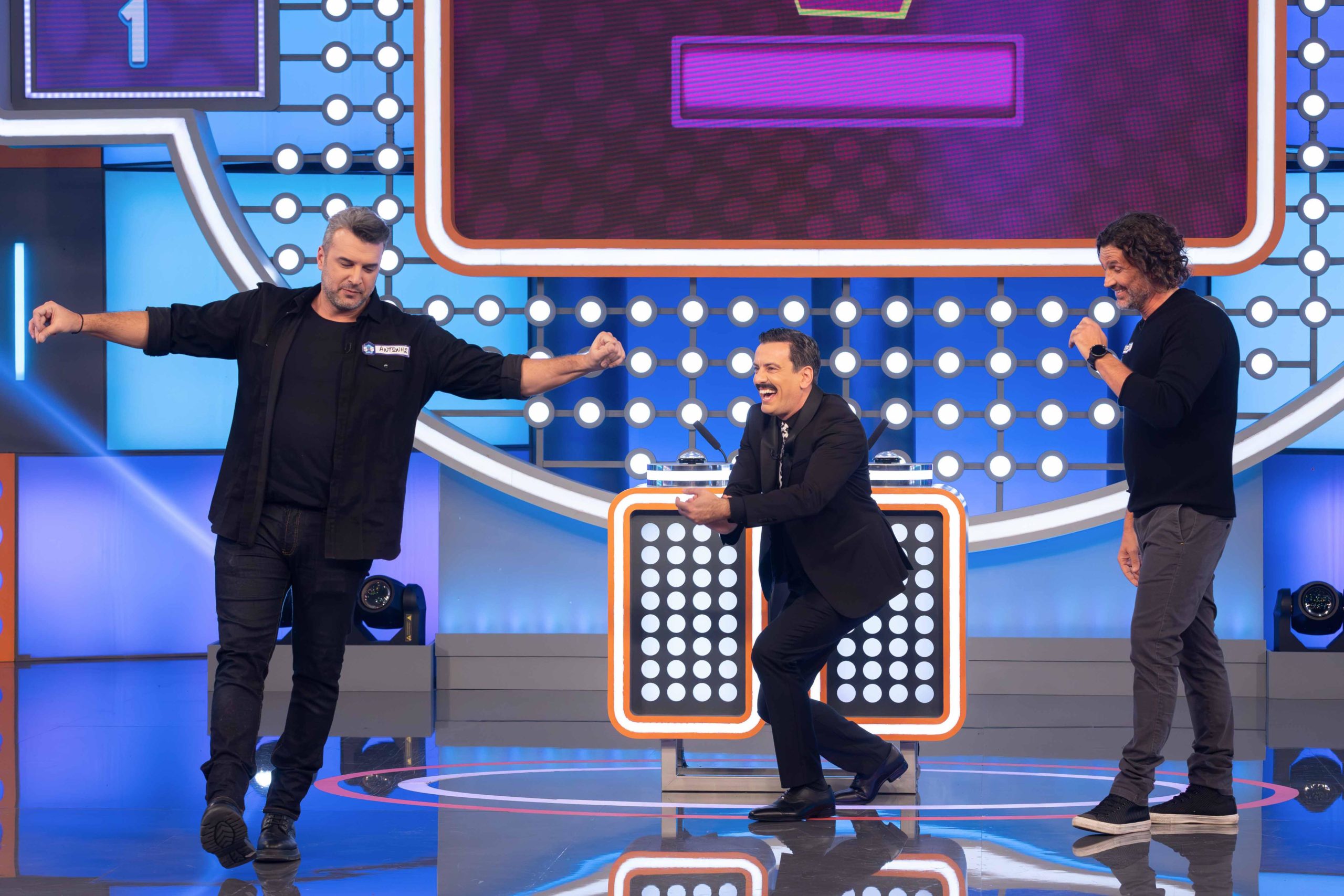 5Χ5 ΣΠΕΣΙΑΛ: Ο Θάνος Κιούσης βάζει ένα χορευτικό challenge στον Αντώνη Βλοντάκη και τον Κώστα Κοκκινάκη