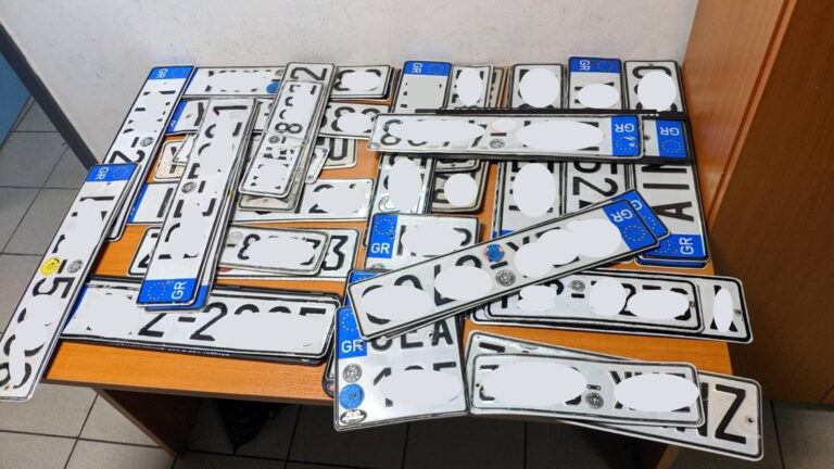 Πότε θα επιστραφούν οι πινακίδες από τον Δήμο Αθηναίων λόγω Πάσχα