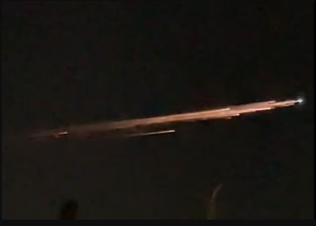 Βίντεο: Η στιγμή που ένας κινεζικός πύραυλος εκρήγνυται πάνω από την Καλιφόρνια