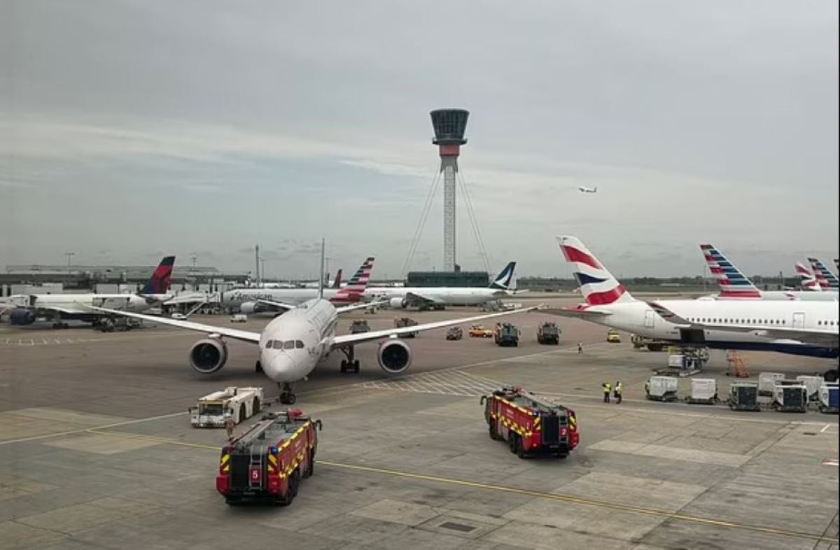 Λονδίνο: Σύγκρουση αεροσκαφών στο αεροδρόμιο Χίθροου – Μικρές υλικές ζημιές