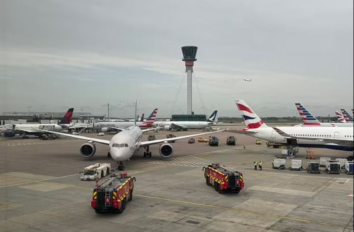 Λονδίνο: Σύγκρουση αεροσκαφών στο αεροδρόμιο Χίθροου – Μικρές υλικές ζημιές